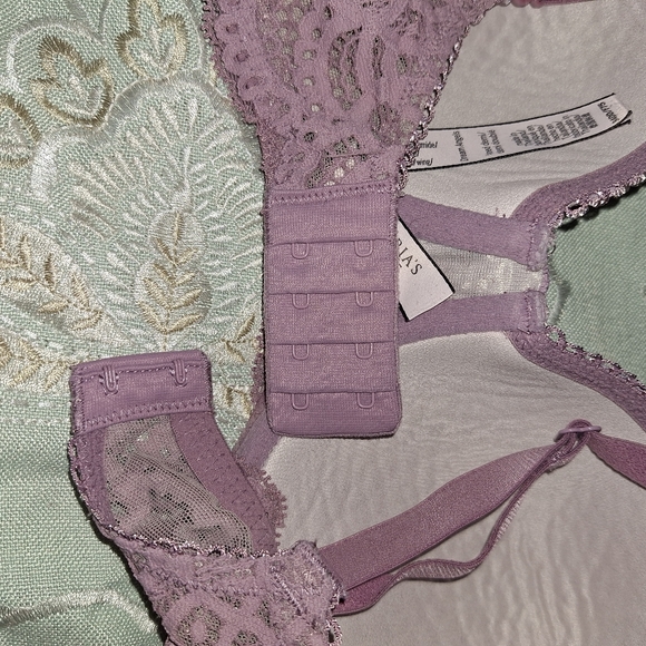 All Bras: Buy 1, Get 1 Free - Picture 8 of 9